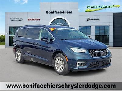 Used 2022 Chrysler Pacifica - photo 1
