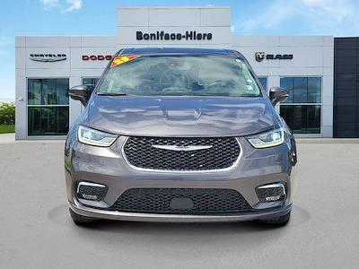 Used 2023 Chrysler Pacifica - photo 2