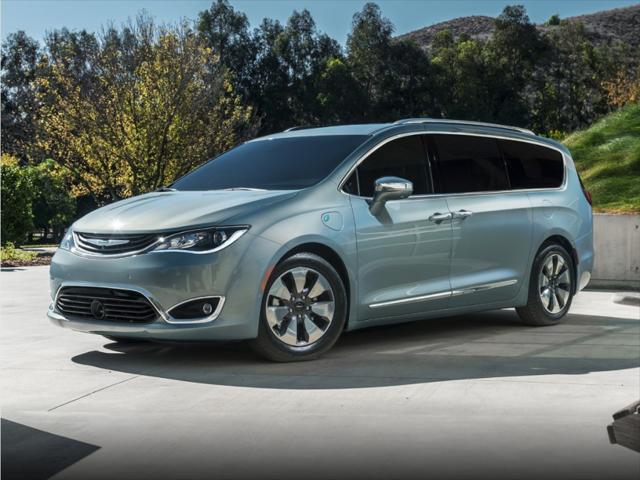 Used 2017 Chrysler Pacifica - photo 1