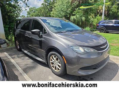 2017 Chrysler Pacifica FWD Minivan for sale #KL8388C - photo 1