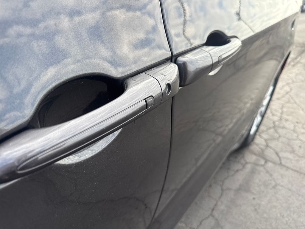 Used 2023 Chrysler Pacifica - photo 11