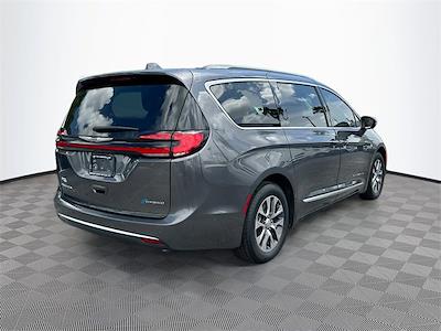 2022 Chrysler Pacifica FWD Minivan for sale #A12667 - photo 2