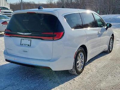 Used 2025 Chrysler Pacifica - photo 1