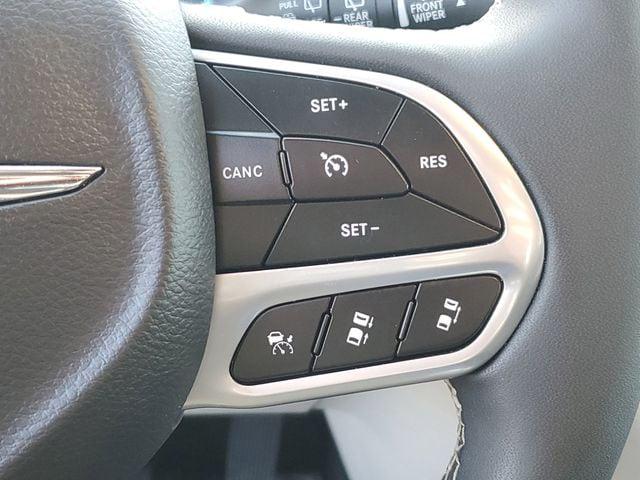 Used 2024 Chrysler Pacifica - photo 20