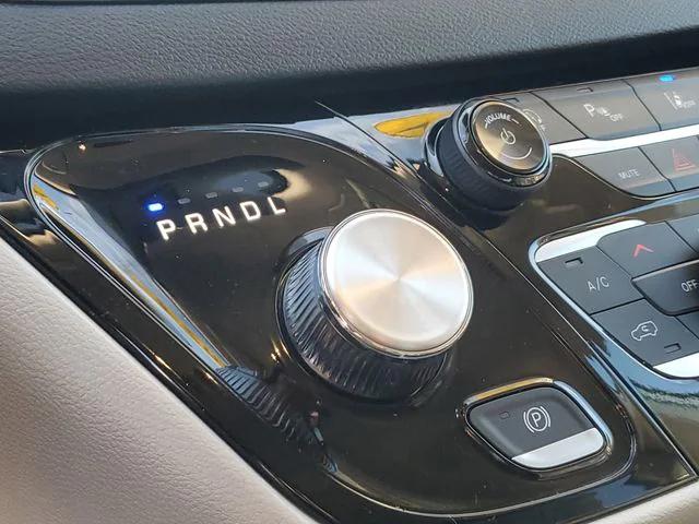Used 2024 Chrysler Pacifica - photo 25