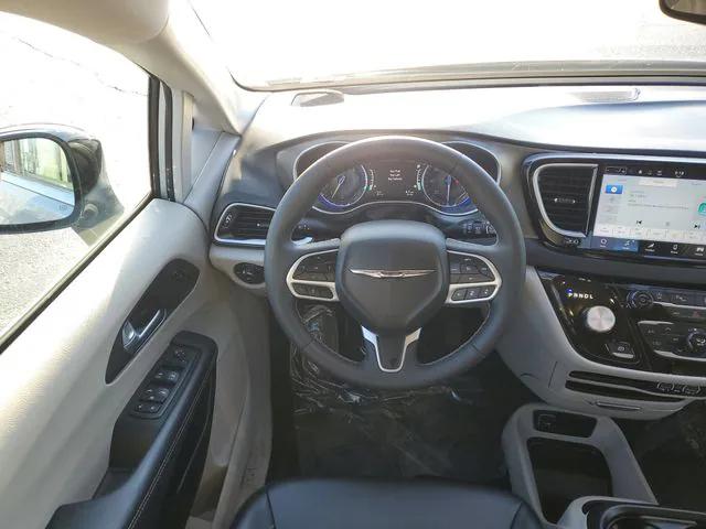 Used 2024 Chrysler Pacifica - photo 27