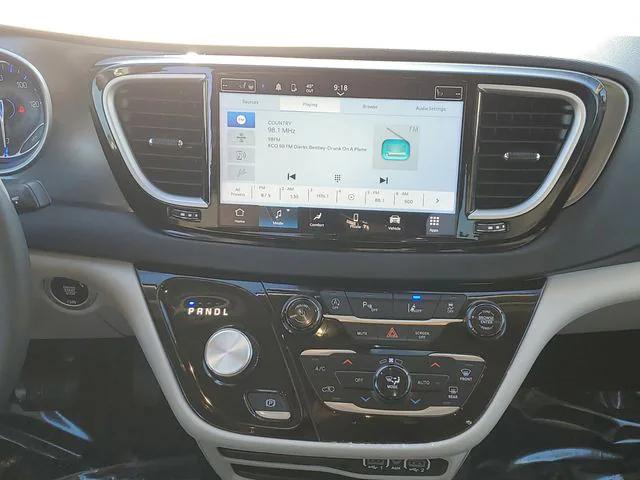 Used 2024 Chrysler Pacifica - photo 28