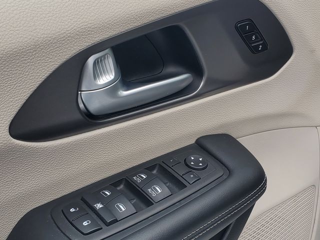 Used 2024 Chrysler Pacifica - photo 14