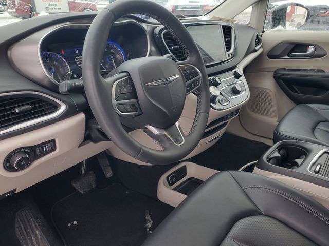 Used 2024 Chrysler Pacifica - photo 16