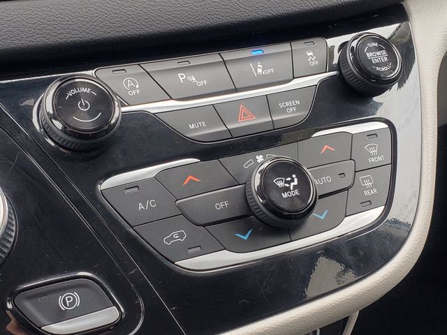 Used 2024 Chrysler Pacifica - photo 26
