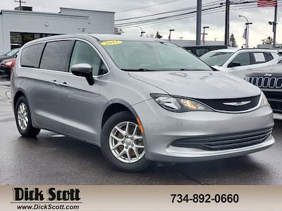 Used 2017 Chrysler Pacifica - photo 1