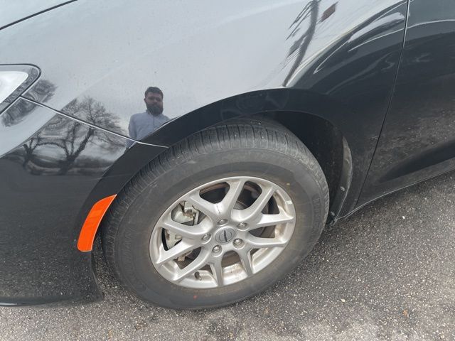 Used 2025 Chrysler Pacifica - photo 13