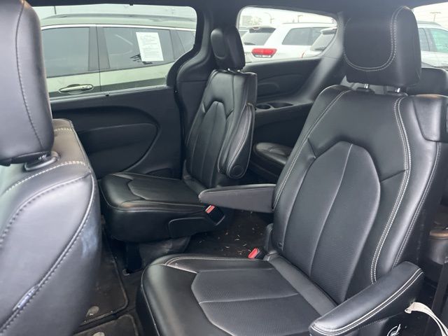 Used 2025 Chrysler Pacifica - photo 19