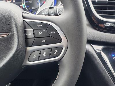Used 2025 Chrysler Pacifica - photo 1