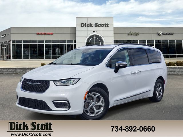 Used 2023 Chrysler Pacifica - photo 1