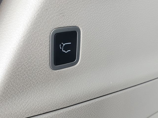 Used 2023 Chrysler Pacifica - photo 11