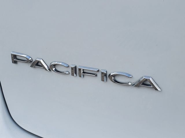 Used 2023 Chrysler Pacifica - photo 6