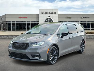 2025 Chrysler Pacifica FWD Minivan for sale #P20242 - photo 2