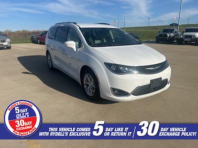 2019 Chrysler Pacifica FWD Minivan for sale #25C404A - photo 1