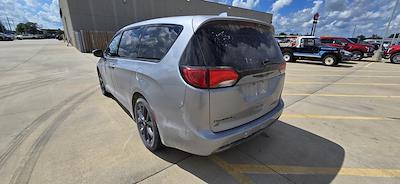 2020 Chrysler Pacifica FWD Minivan for sale #25C415A - photo 2