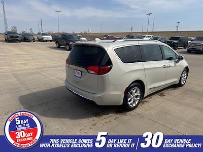 Used 2017 Chrysler Pacifica - photo 1