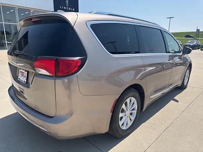 2018 Chrysler Pacifica FWD Minivan for sale #25J519B1 - photo 2