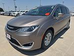 2018 Chrysler Pacifica FWD Minivan for sale #25J519B1 - photo 3
