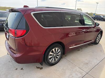 2020 Chrysler Pacifica FWD Minivan for sale #26C402A - photo 2