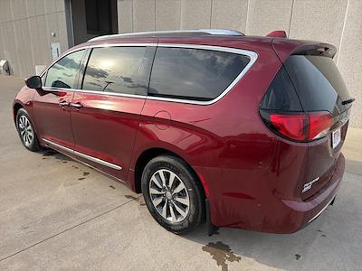 2020 Chrysler Pacifica FWD Minivan for sale #26C402A - photo 2