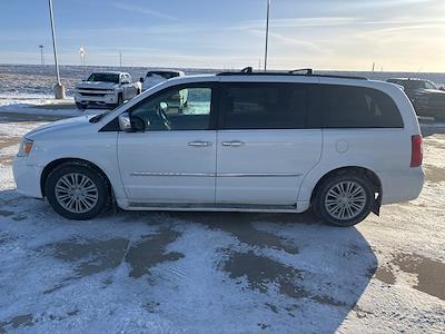 Used 2016 Chrysler Town and Country Minivan for sale #26C412B - photo 2