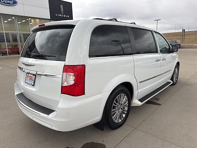 Used 2016 Chrysler Town and Country - photo 1