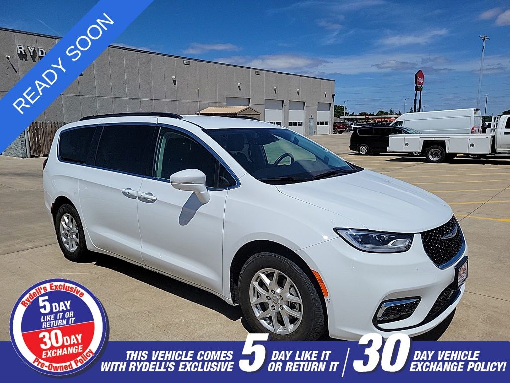 Used 2022 Chrysler Pacifica - photo 1
