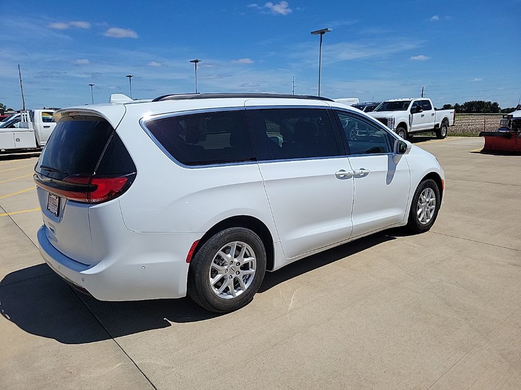 Used 2022 Chrysler Pacifica - photo 5