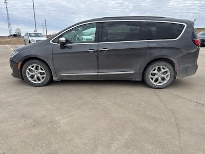 Used 2020 Chrysler Pacifica Limited Minivan for sale #26P817A - photo 2