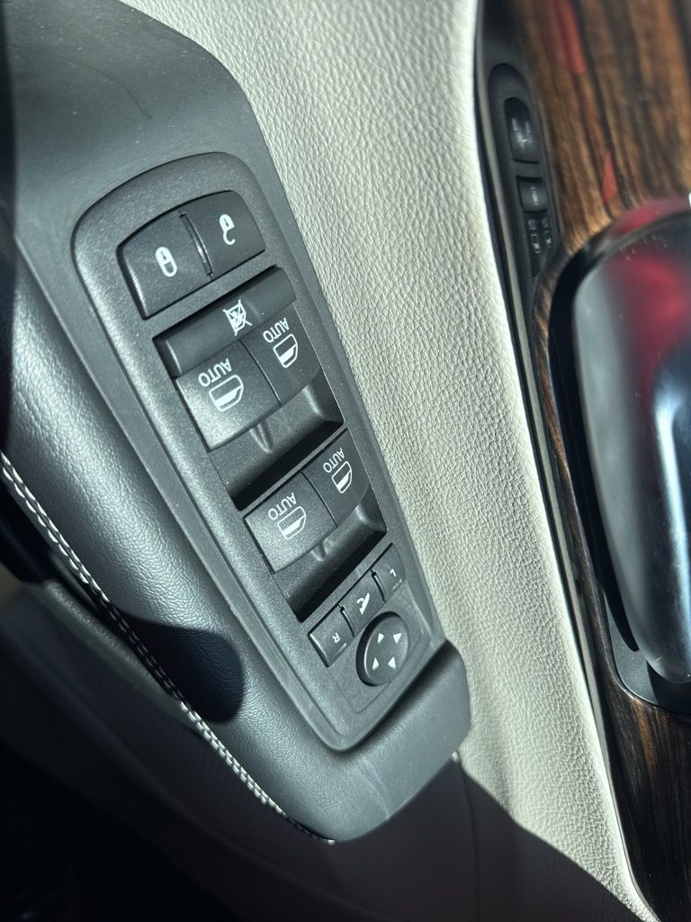 Used 2023 Chrysler Pacifica - photo 12