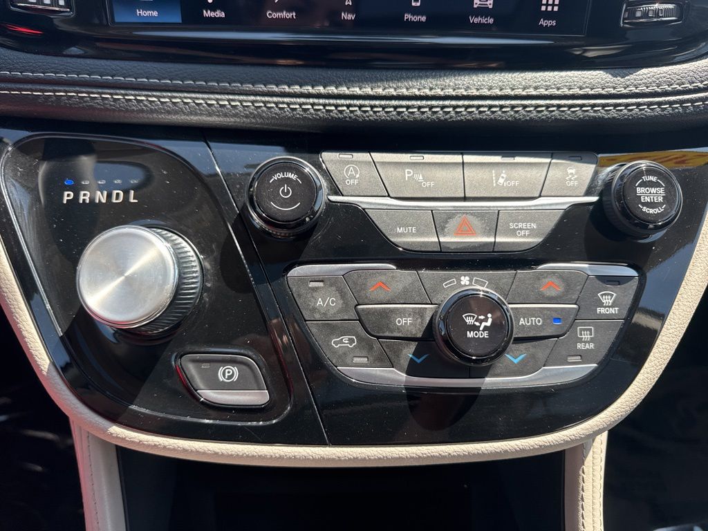 Used 2023 Chrysler Pacifica - photo 19