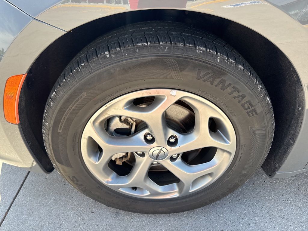 Used 2023 Chrysler Pacifica - photo 8