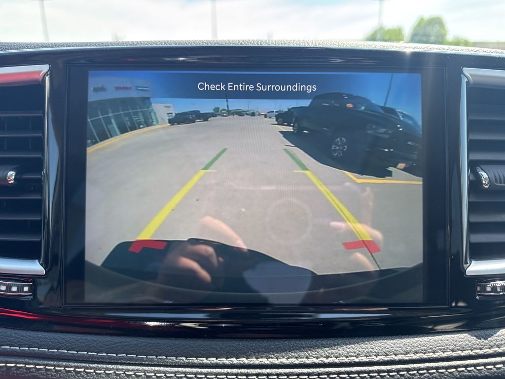 Used 2023 Chrysler Pacifica - photo 11