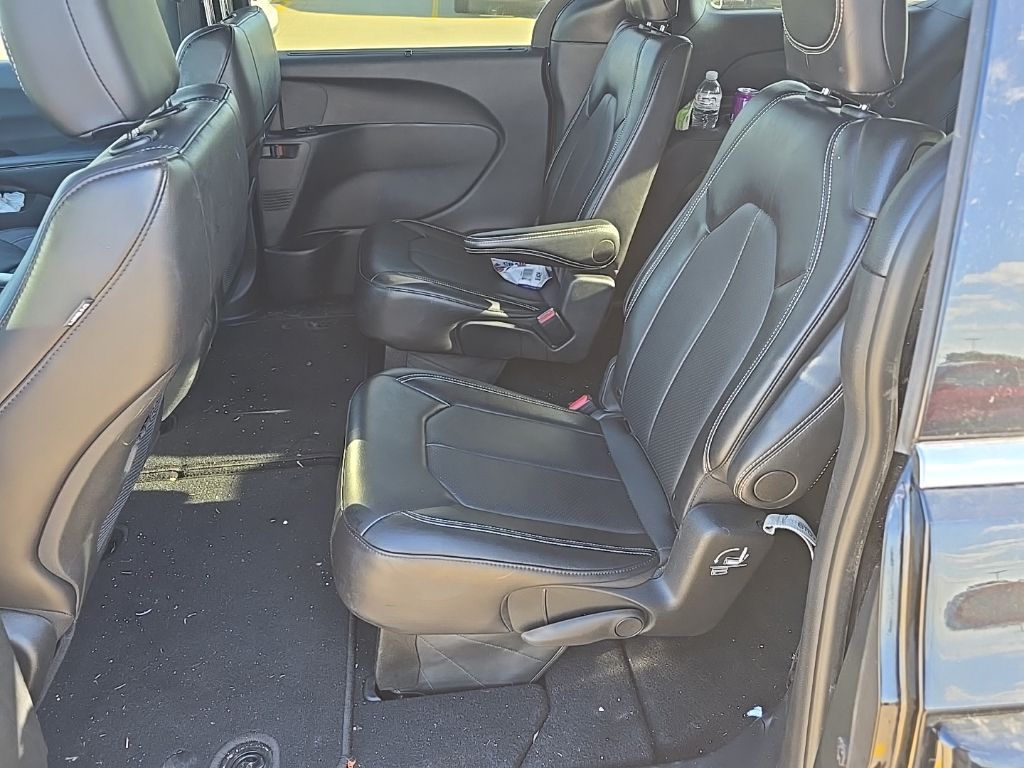 Used 2025 Chrysler Pacifica - photo 12
