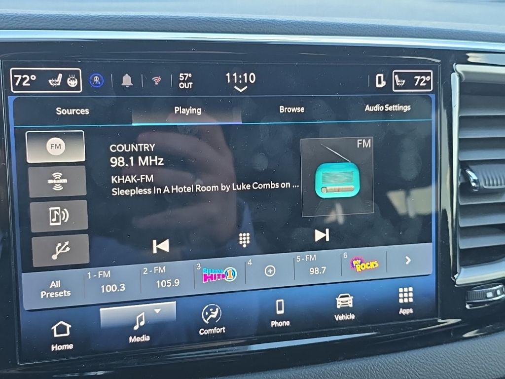 Used 2025 Chrysler Pacifica - photo 16