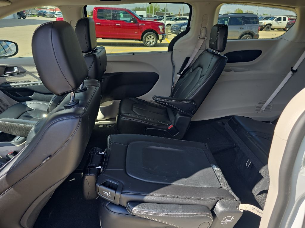 Used 2023 Chrysler Pacifica - photo 13