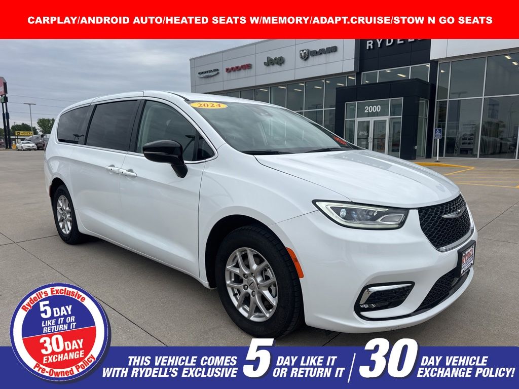 Used 2024 Chrysler Pacifica - photo 1