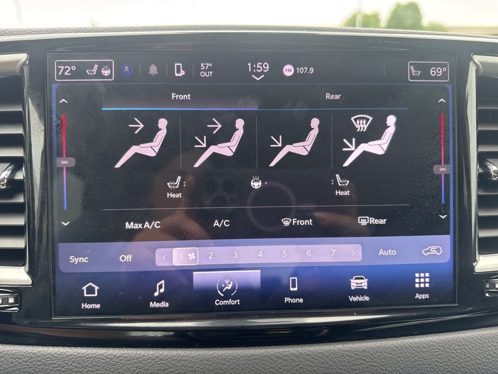 Used 2024 Chrysler Pacifica - photo 9