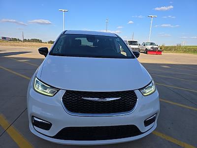 2024 Chrysler Pacifica FWD Minivan for sale #26P842 - photo 2