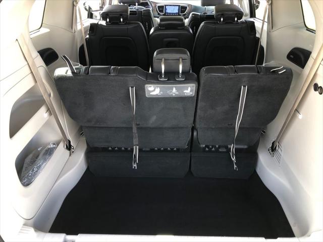 Used 2017 Chrysler Pacifica - photo 18