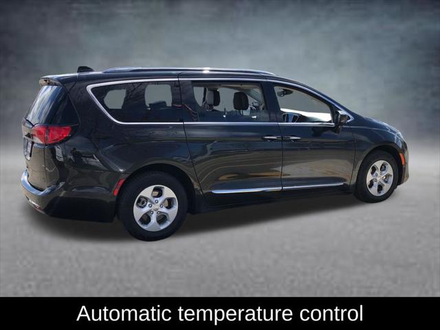 Used 2017 Chrysler Pacifica - photo 10
