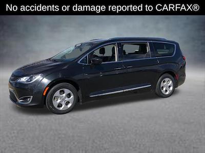 Used 2017 Chrysler Pacifica - photo 1