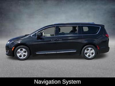 Used 2017 Chrysler Pacifica - photo 2