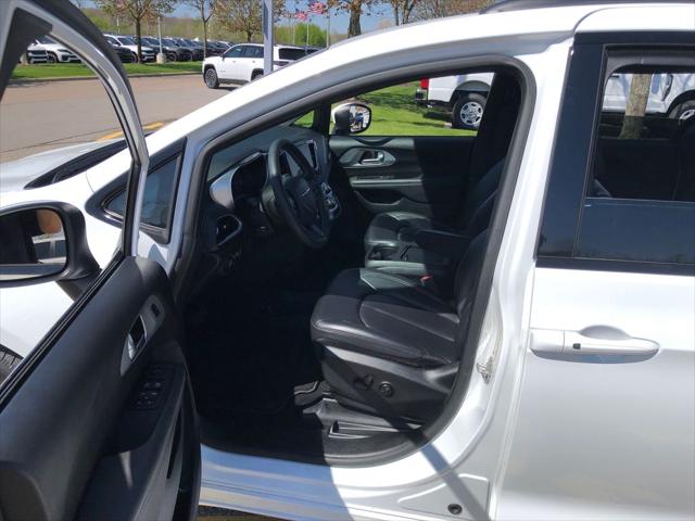 Used 2023 Chrysler Pacifica - photo 19