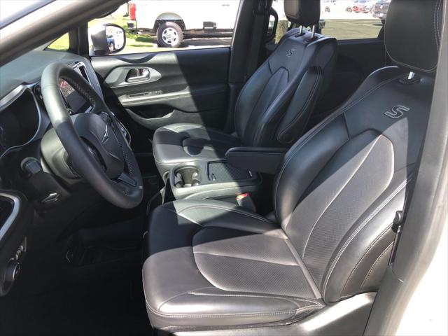 Used 2023 Chrysler Pacifica - photo 20